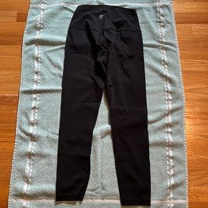 Women’s Born Primitive crops